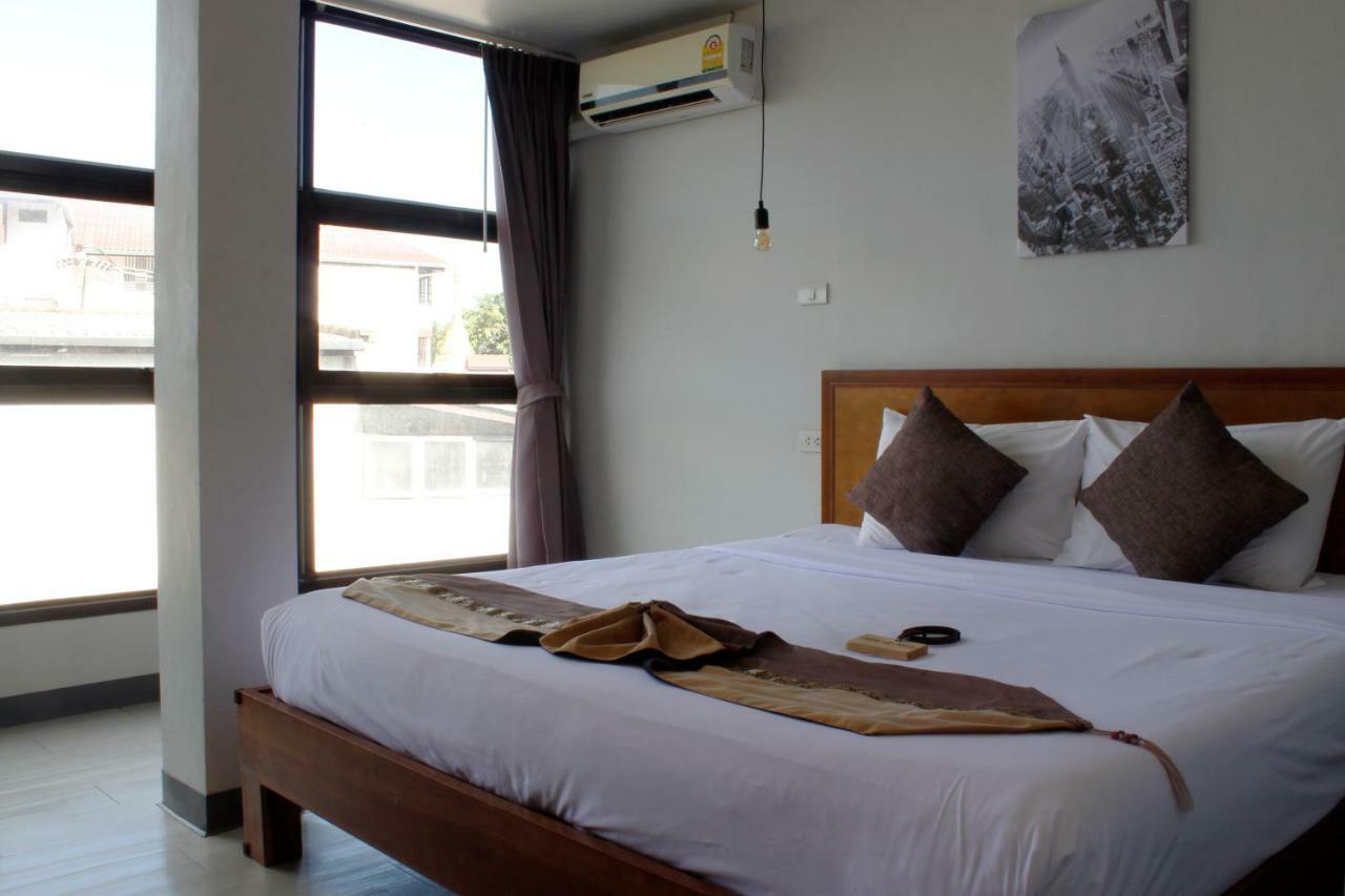 3 Laan House Hotel Csiangmaj Kültér fotó